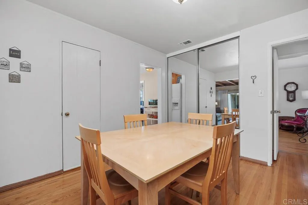 https://cdn.realtyfeed.com/cdn/127/306524333/4efafaccc0d760c0e80b2fa39e9036e8.webp