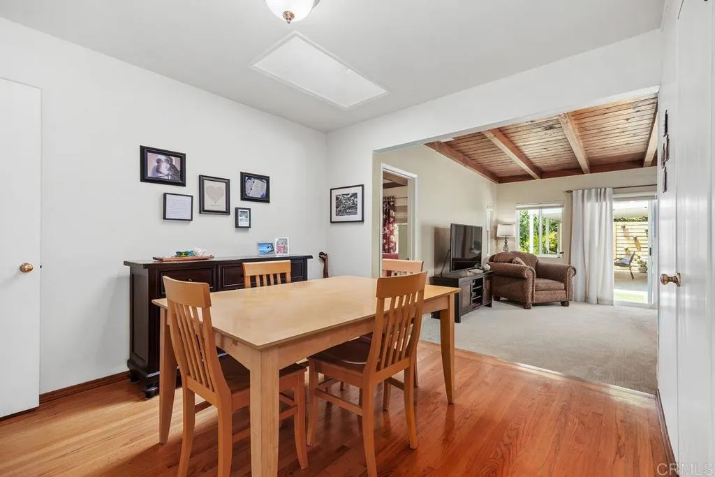 https://cdn.realtyfeed.com/cdn/127/306524333/78b75b575b668507b5fc99158a6621ad.webp