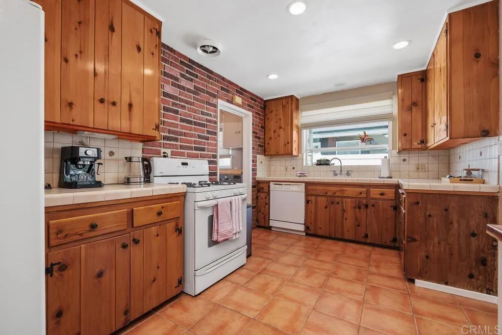 https://cdn.realtyfeed.com/cdn/127/306524333/857d57f629b4bfd3357b297032c22e60.webp