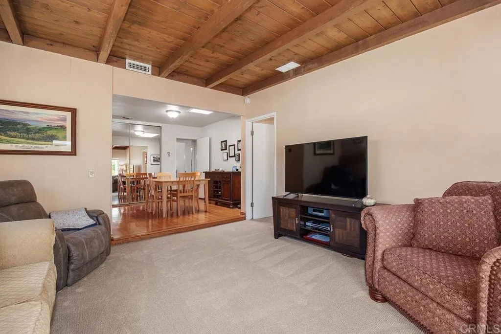 https://cdn.realtyfeed.com/cdn/127/306524333/bb98166b0de34d21839b11d35bbd0c6e.webp