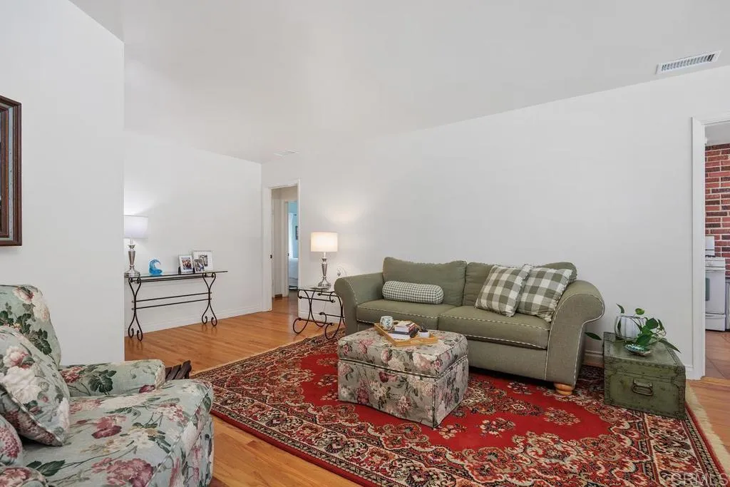 https://cdn.realtyfeed.com/cdn/127/306524333/cae595765f15ea798b06a72563bd2c42.webp