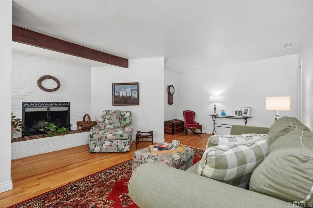 https://cdn.realtyfeed.com/cdn/127/306524333/d9d7b436b999fa150e6f187cbfdbfd09.webp