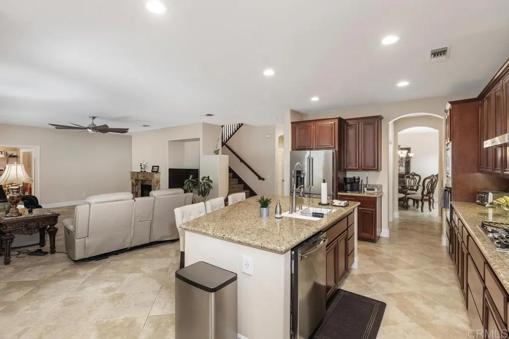 https://cdn.realtyfeed.com/cdn/127/306524343/797fe85f47a4510709051cd35fef2a0c.webp