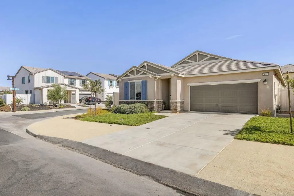 https://cdn.realtyfeed.com/cdn/127/306524372/5554edab142d12995575fc903a7ae2a1.webp