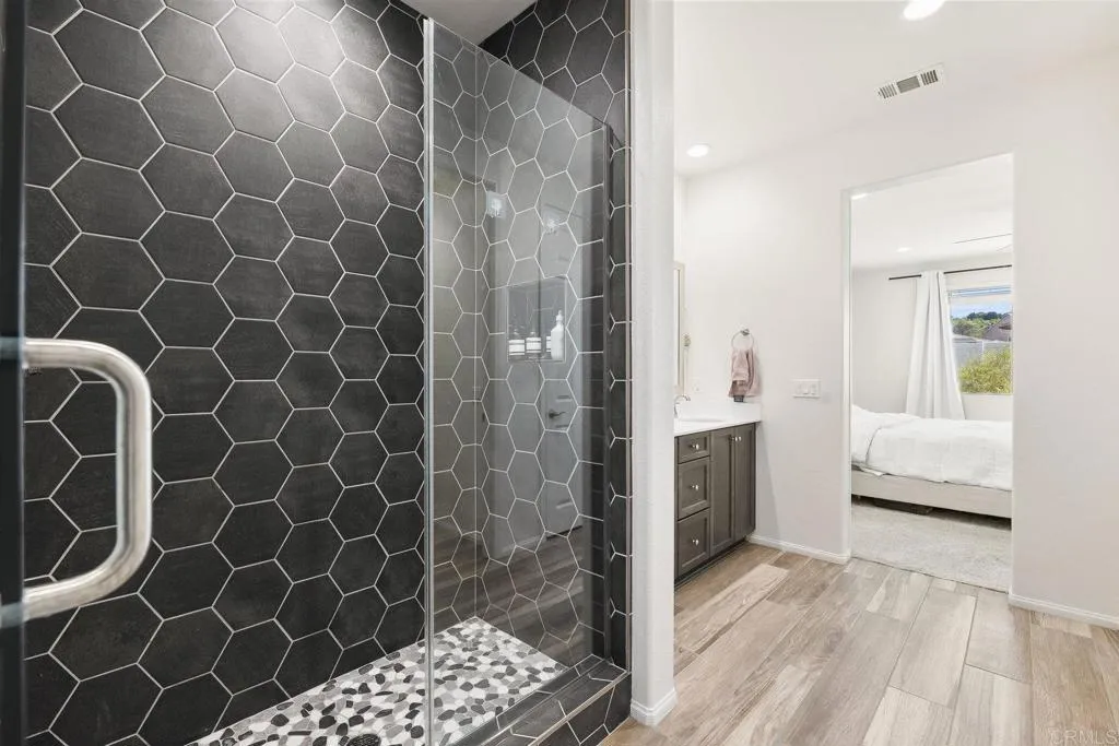 https://cdn.realtyfeed.com/cdn/127/306524372/6145967d7a574aaf276af3e788bc793f.webp