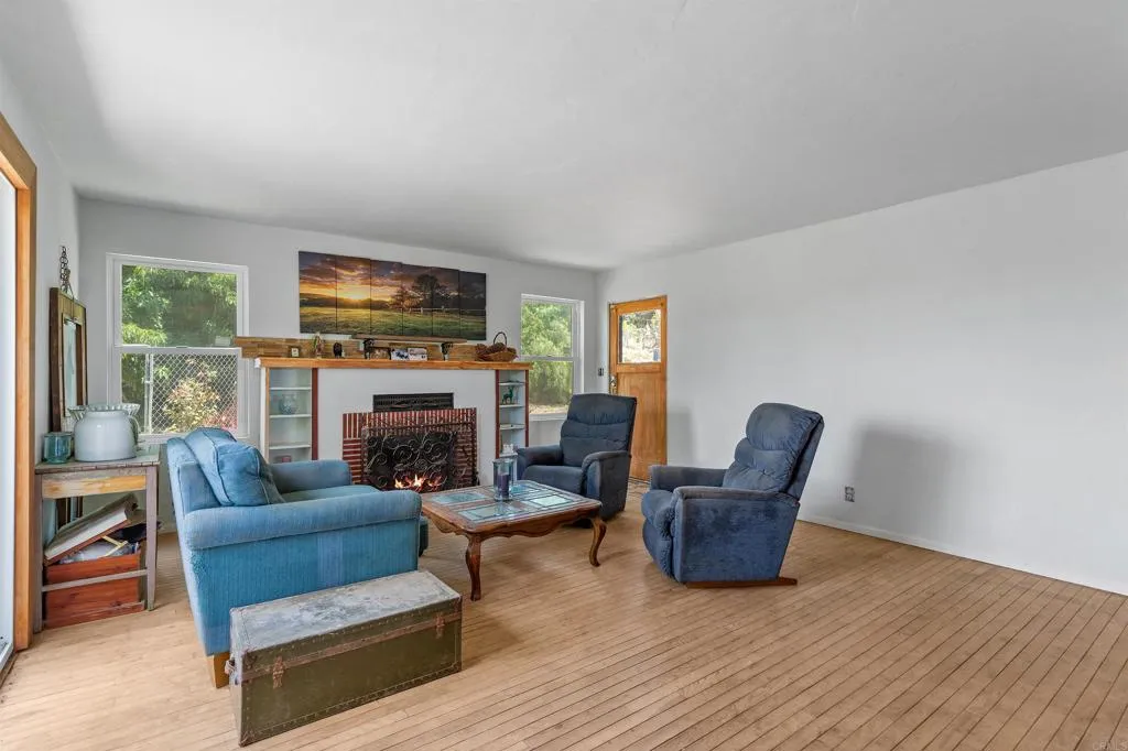 https://cdn.realtyfeed.com/cdn/127/306524389/2310f37f802bc96cc44fd41ff9f2c604.webp