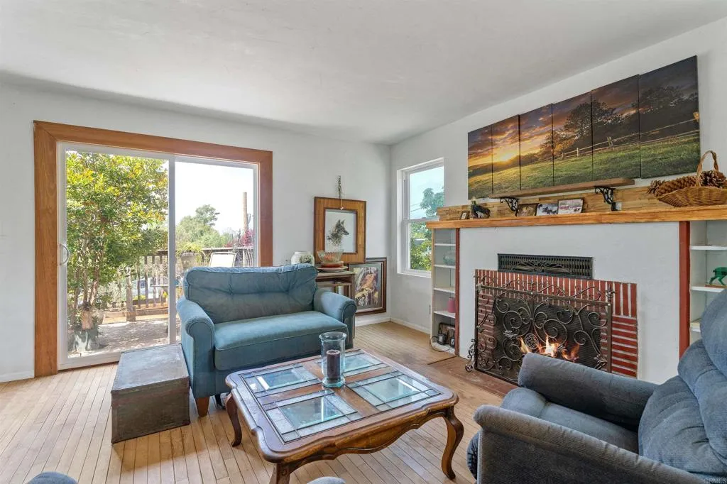 https://cdn.realtyfeed.com/cdn/127/306524389/3a01fdc40ef137afae3f8fe5f1225d7a.webp