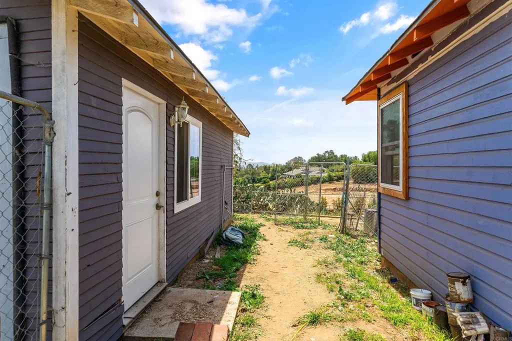 https://cdn.realtyfeed.com/cdn/127/306524389/68dad76d5e21546ec1c69d3343c7843a.webp
