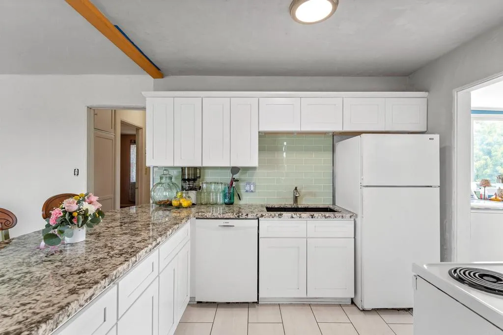 https://cdn.realtyfeed.com/cdn/127/306524389/78c5de86d55683227cdecca73ba9000c.webp