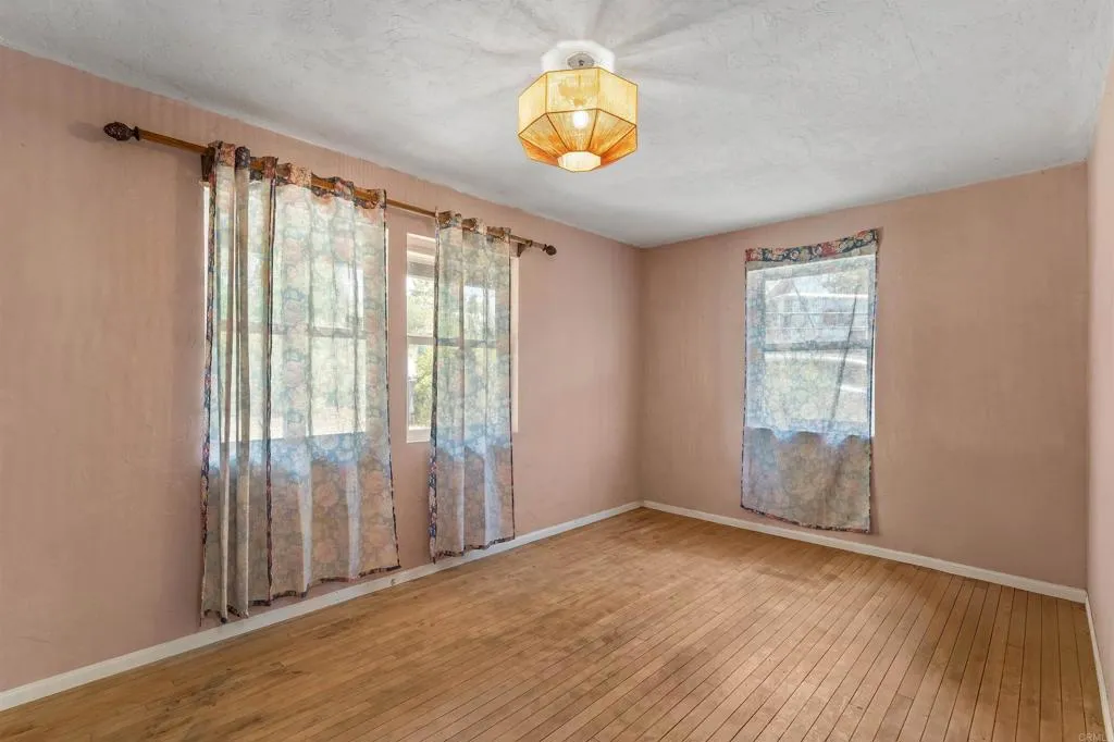 https://cdn.realtyfeed.com/cdn/127/306524389/9df3806796a7805257671659d904bcb3.webp