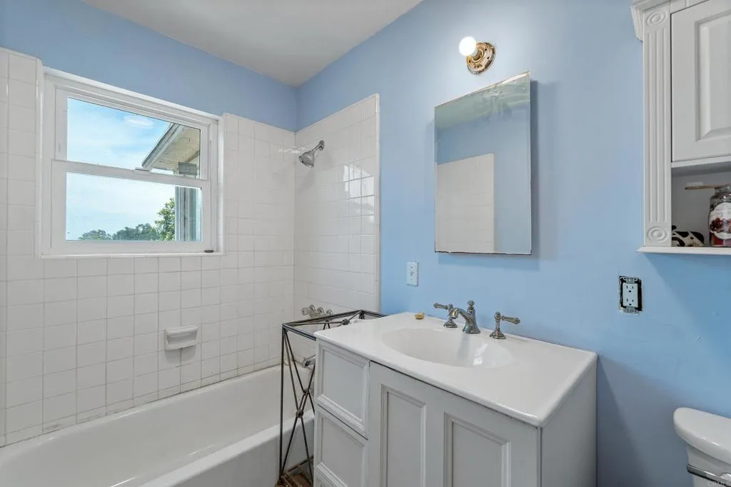 https://cdn.realtyfeed.com/cdn/127/306524389/a156d36bba0a21da015ebe916ce408c9.webp