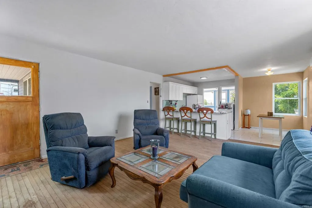 https://cdn.realtyfeed.com/cdn/127/306524389/c2b959c6eb9c2a727022420110bd8c7f.webp