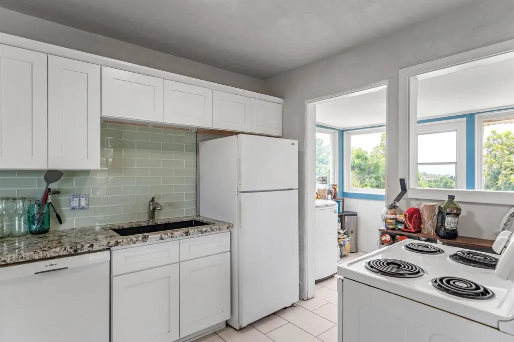 https://cdn.realtyfeed.com/cdn/127/306524389/c9a6c08e1b9dcc0de45175886783ed3c.webp