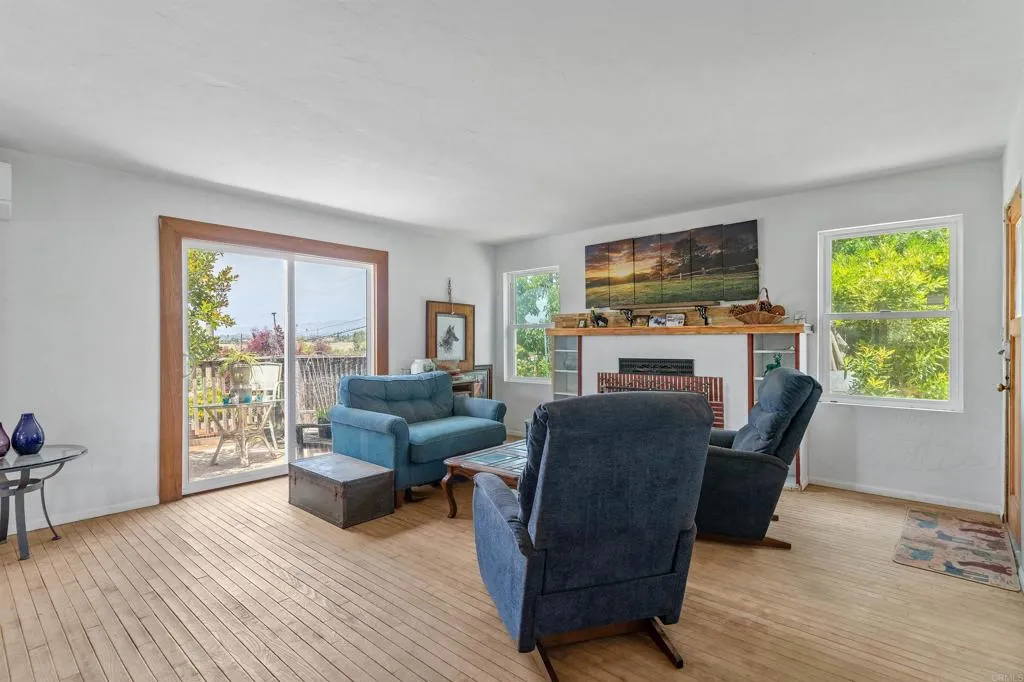 https://cdn.realtyfeed.com/cdn/127/306524389/ceeb100822b584e2f40e5087768ba8cd.webp