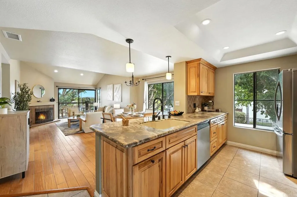 https://cdn.realtyfeed.com/cdn/127/306524421/5c24bc470c00bb90584f8422e3ea6282.webp