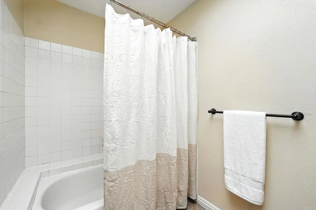 https://cdn.realtyfeed.com/cdn/127/306524421/d93718a82802d929596e58cd246fc982.webp