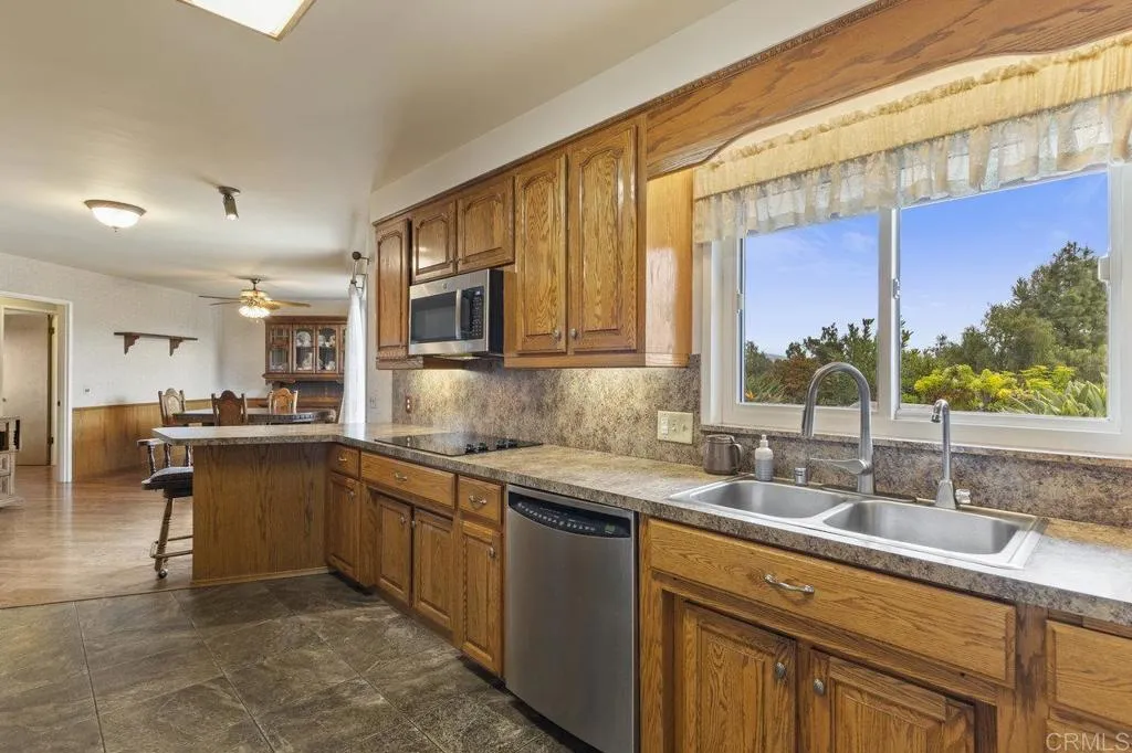 https://cdn.realtyfeed.com/cdn/127/306524438/944422e8aeca39968b37ca97312e2763.webp