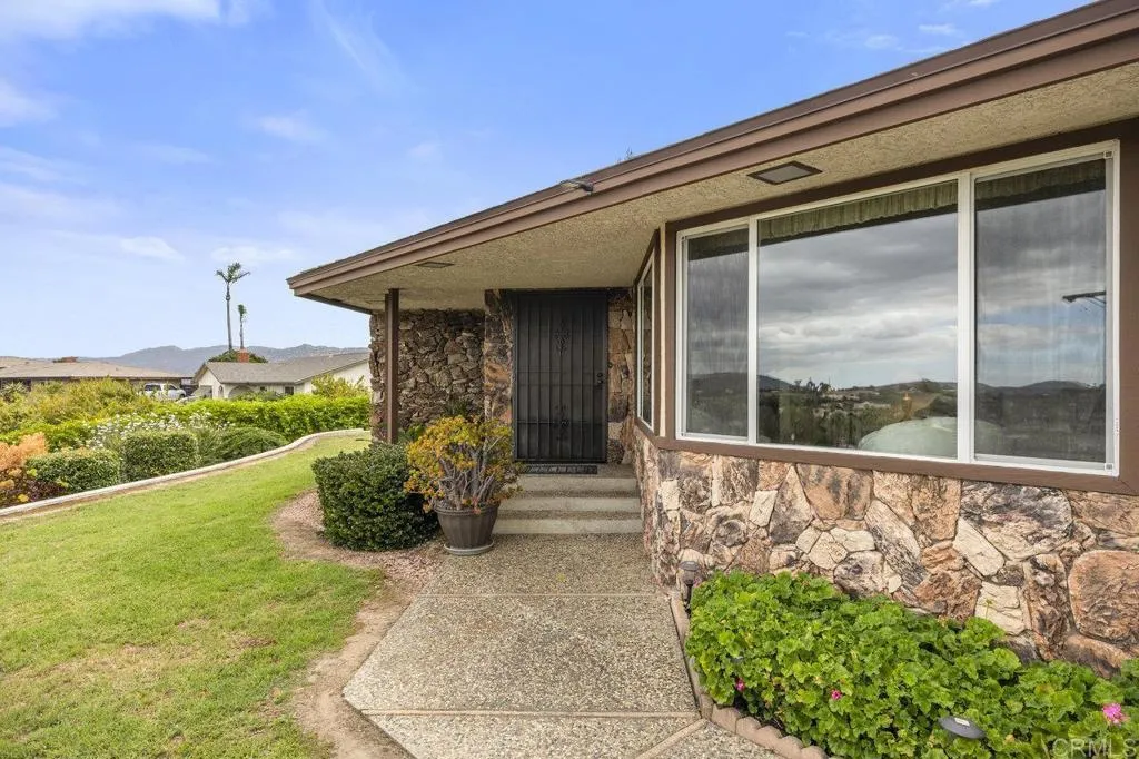 https://cdn.realtyfeed.com/cdn/127/306524438/a5e539abcd701336ba5ca713fd990fa7.webp