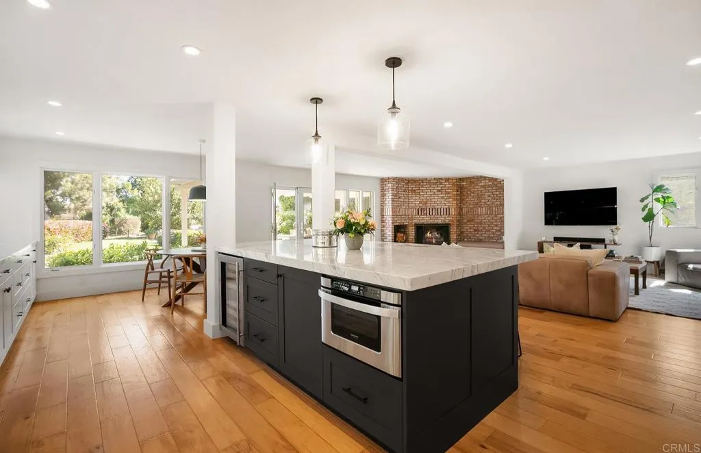 https://cdn.realtyfeed.com/cdn/127/306524440/0e2b91ccb1eda1faed22b289e906d7ec.webp