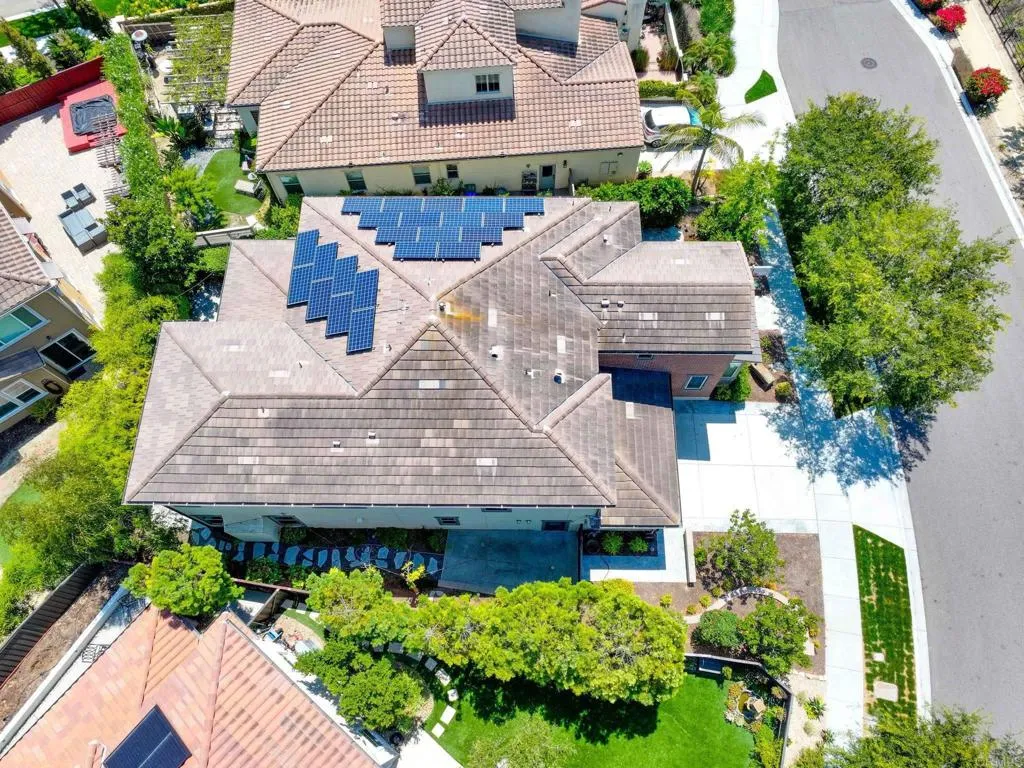 https://cdn.realtyfeed.com/cdn/127/306524443/8d65a79f17f5e3f46c6a53f763ae74df.webp