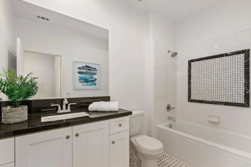 https://cdn.realtyfeed.com/cdn/127/306524443/c38d82cdfaec4c94432a3a822ee4f099.webp