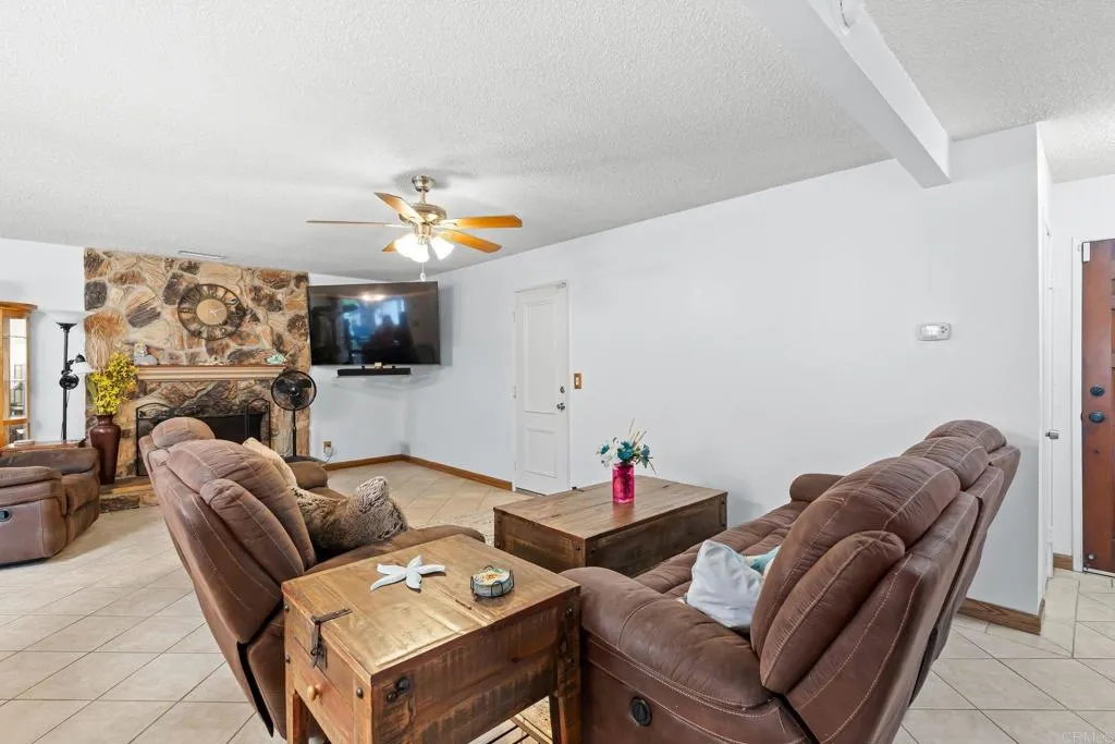 https://cdn.realtyfeed.com/cdn/127/306524642/66507dcd6cb09dbd125eb7a360792c73.webp