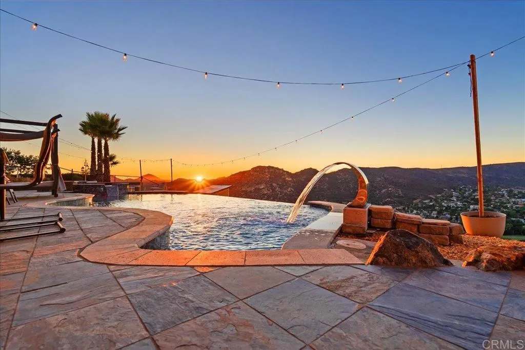 https://cdn.realtyfeed.com/cdn/127/306524678/610acaf1e8eb8f655b7d6125ef8cabf3.webp