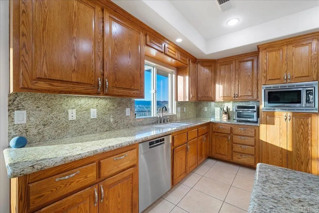https://cdn.realtyfeed.com/cdn/127/306524678/9ffbd2140e137bacc312ae8e4b796c88.webp