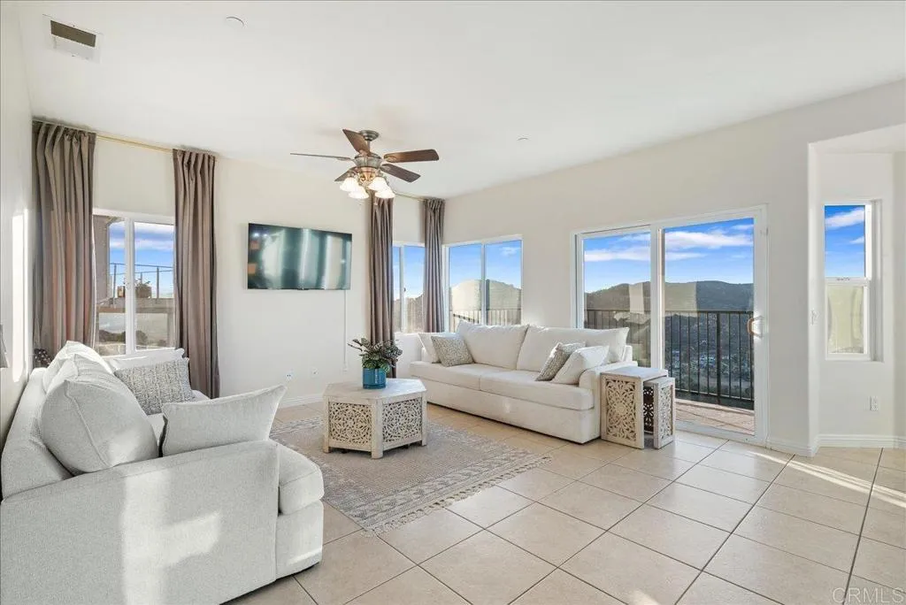 https://cdn.realtyfeed.com/cdn/127/306524678/a07e0b5bca31aa82deaa74b4f01798fb.webp