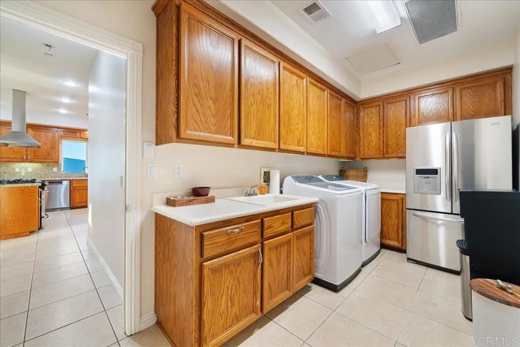 https://cdn.realtyfeed.com/cdn/127/306524678/ce6b242e64688e26ca0210be667f5f6b.webp