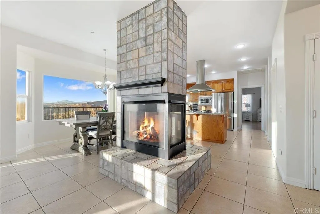 https://cdn.realtyfeed.com/cdn/127/306524678/d2e6c7bbfc17f81e65b32d9a02fed381.webp