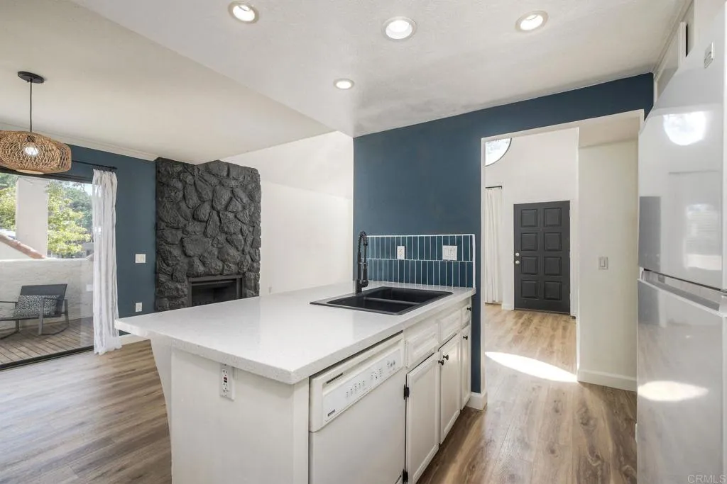 https://cdn.realtyfeed.com/cdn/127/306524685/5bded6f8c56f3527eca6486f8c1a84fe.webp