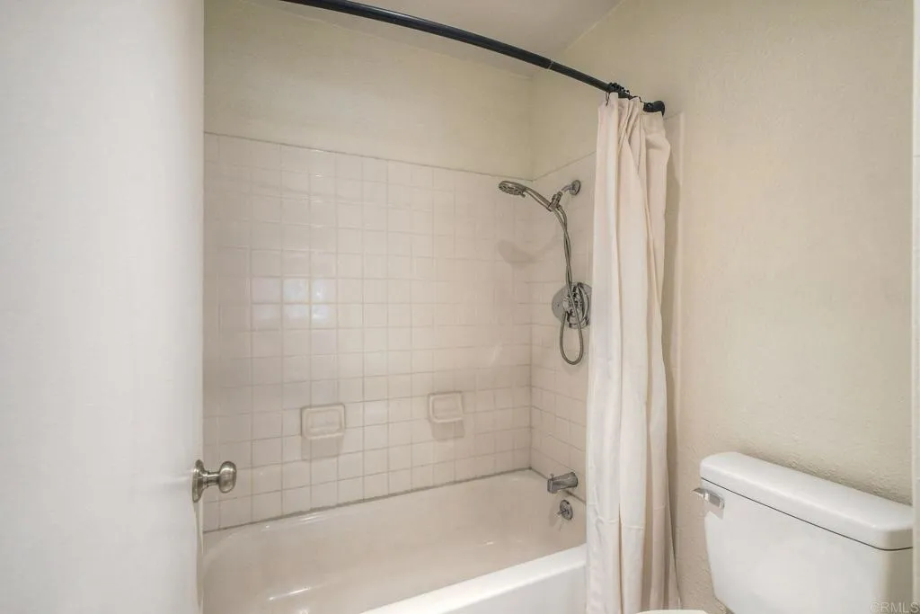 https://cdn.realtyfeed.com/cdn/127/306524685/6f8ffdc380262298c6d2711976d8e7ef.webp