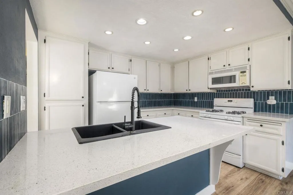 https://cdn.realtyfeed.com/cdn/127/306524685/7f6221de165bfff11acf5b5077542b8a.webp