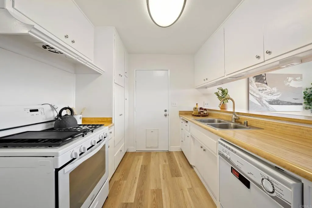 https://cdn.realtyfeed.com/cdn/127/306524719/e0ac2dae3fd1452475f6de9a777d5082.webp