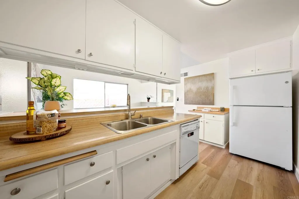 https://cdn.realtyfeed.com/cdn/127/306524719/e9e05a4d339a73acbe90d976c4a77dc2.webp