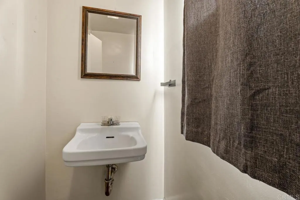 https://cdn.realtyfeed.com/cdn/127/306524763/c95af444a50237ce5a518b634540f492.webp