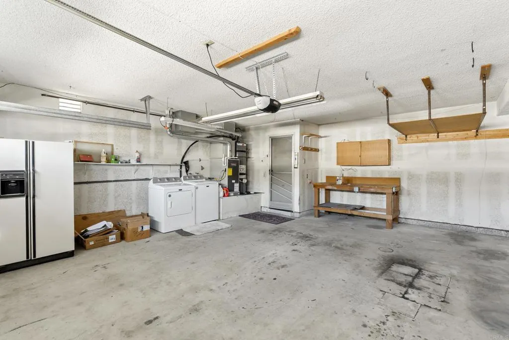 https://cdn.realtyfeed.com/cdn/127/306524768/1acd89f45a182b5e6993d6901f21f807.webp