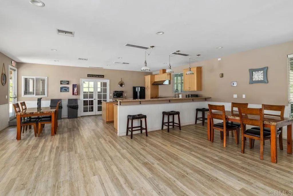 https://cdn.realtyfeed.com/cdn/127/306524801/62226eca9696583f753316a20b03234e.webp