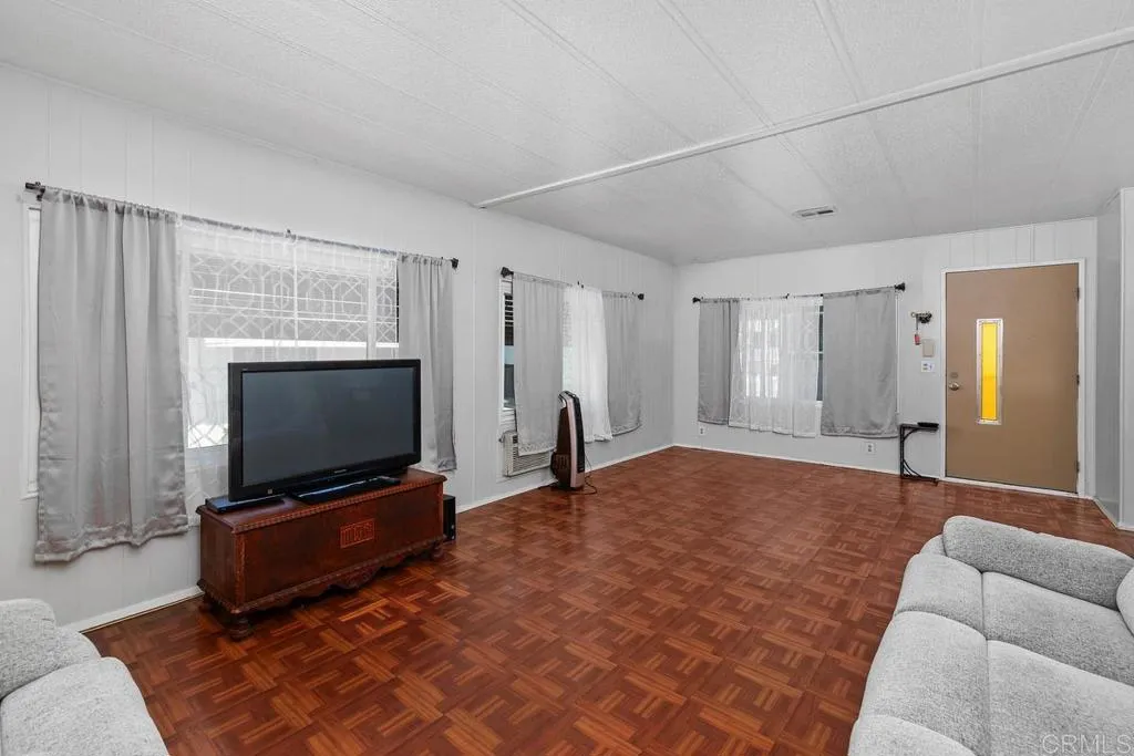 https://cdn.realtyfeed.com/cdn/127/306524801/9a3989a07fd132930135841a9b5bf2d8.webp