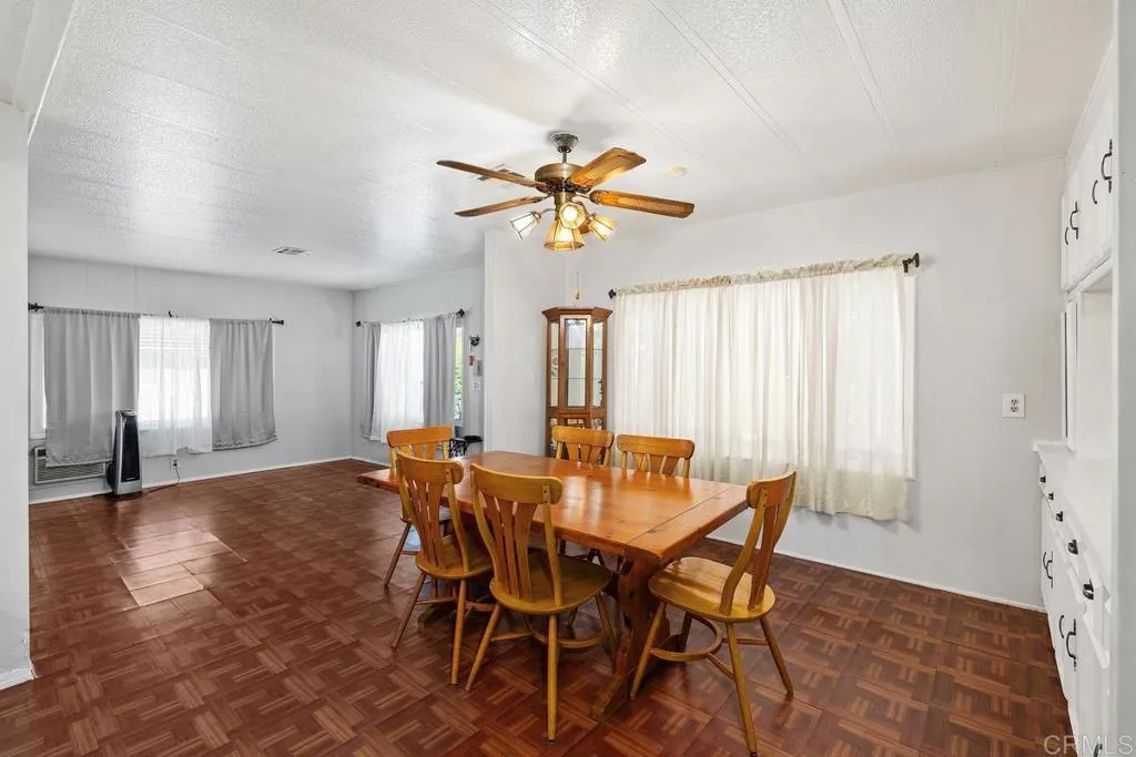 https://cdn.realtyfeed.com/cdn/127/306524801/de6af82af8509f229ab8852c45cd1b0d.webp