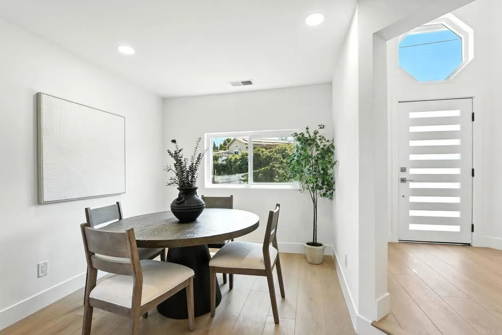 https://cdn.realtyfeed.com/cdn/127/306524810/ab777114902594fc80ce353422edd2ee.webp