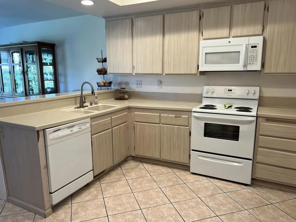 https://cdn.realtyfeed.com/cdn/127/306524811/1505acac392b4a125996b22596d00b29.webp