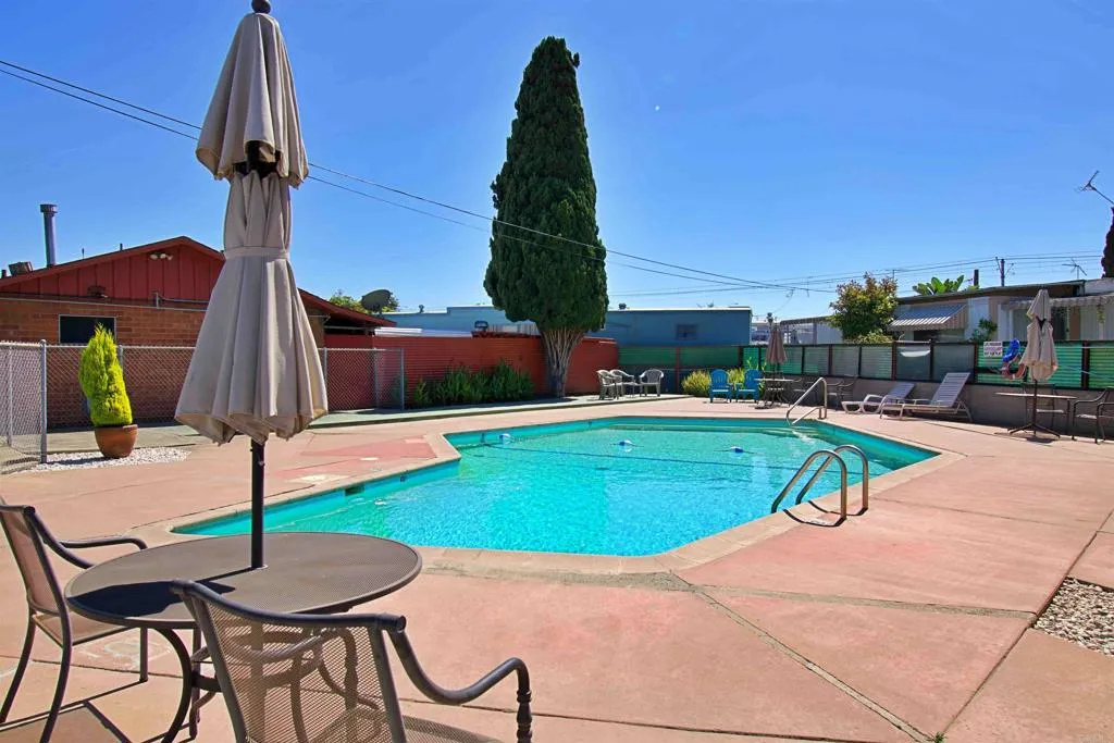 https://cdn.realtyfeed.com/cdn/127/306524829/e9b58bfe712bb9712c6eed7df77ad005.webp