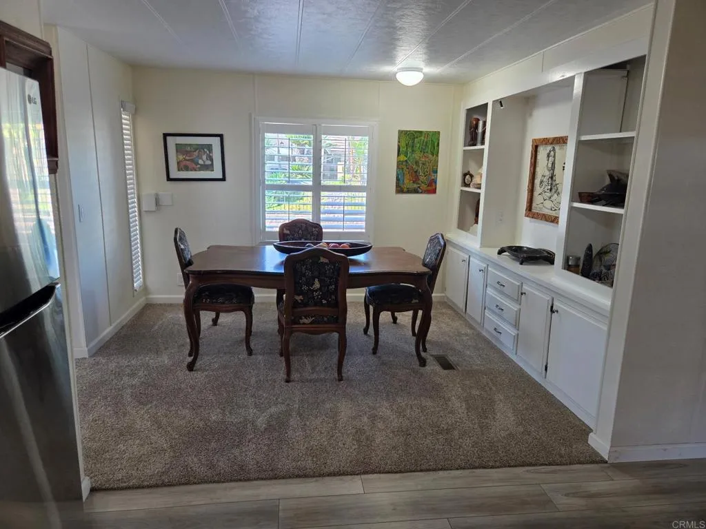 https://cdn.realtyfeed.com/cdn/127/306524851/264b9d278387b056b9888c51ec6a954e.webp