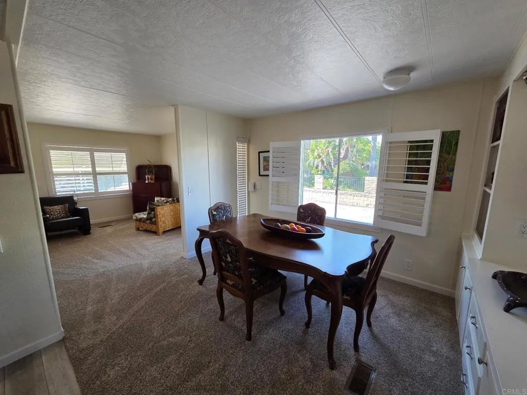 https://cdn.realtyfeed.com/cdn/127/306524851/ce57f91979d0679ca7c0e877806a9b4c.webp