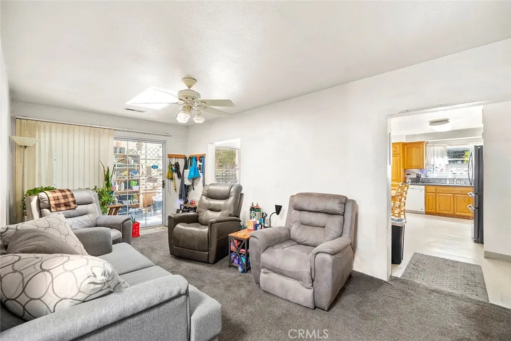 https://cdn.realtyfeed.com/cdn/127/306524852/2d9150d2d0c85ac7e3d456a5fb348b4f.webp
