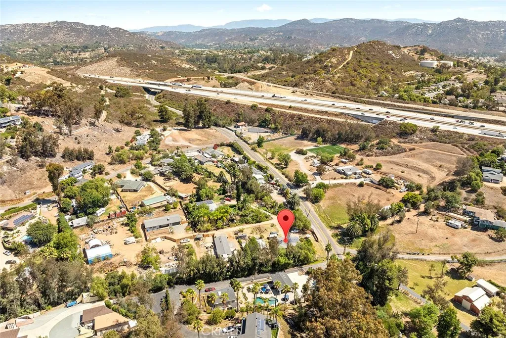 https://cdn.realtyfeed.com/cdn/127/306524852/956addbe8878a8edb1e18c3fd258acd5.webp