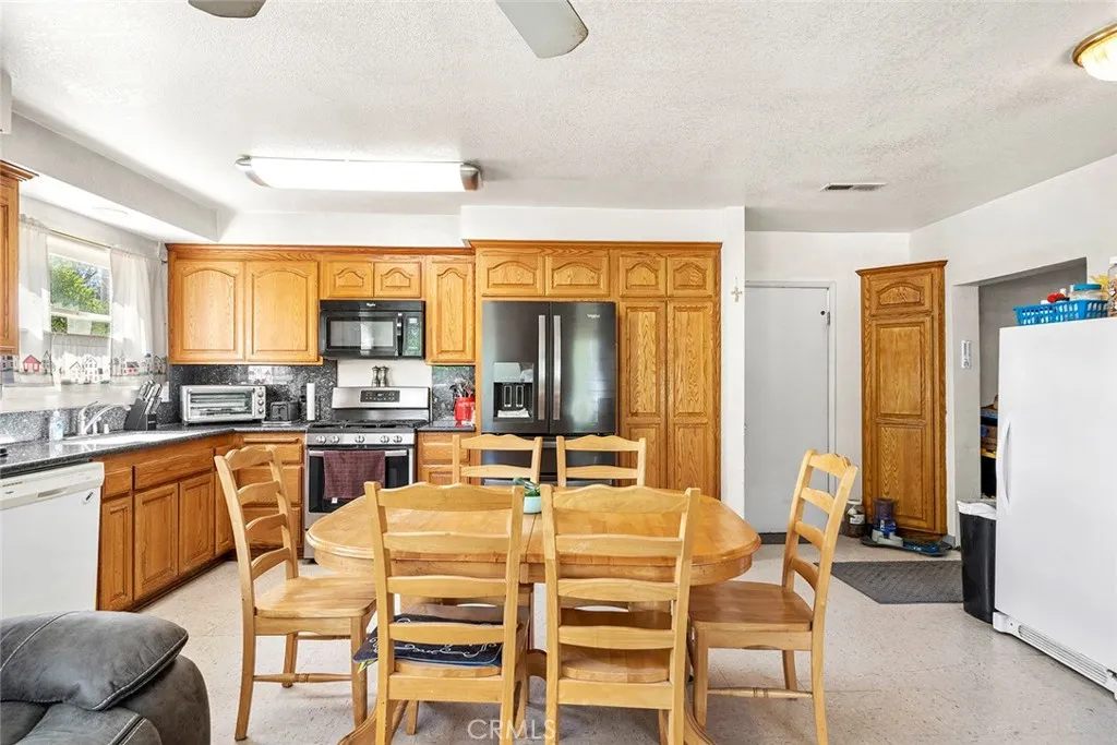 https://cdn.realtyfeed.com/cdn/127/306524852/ba9b07e6f9d58869d271a597d55da15e.webp