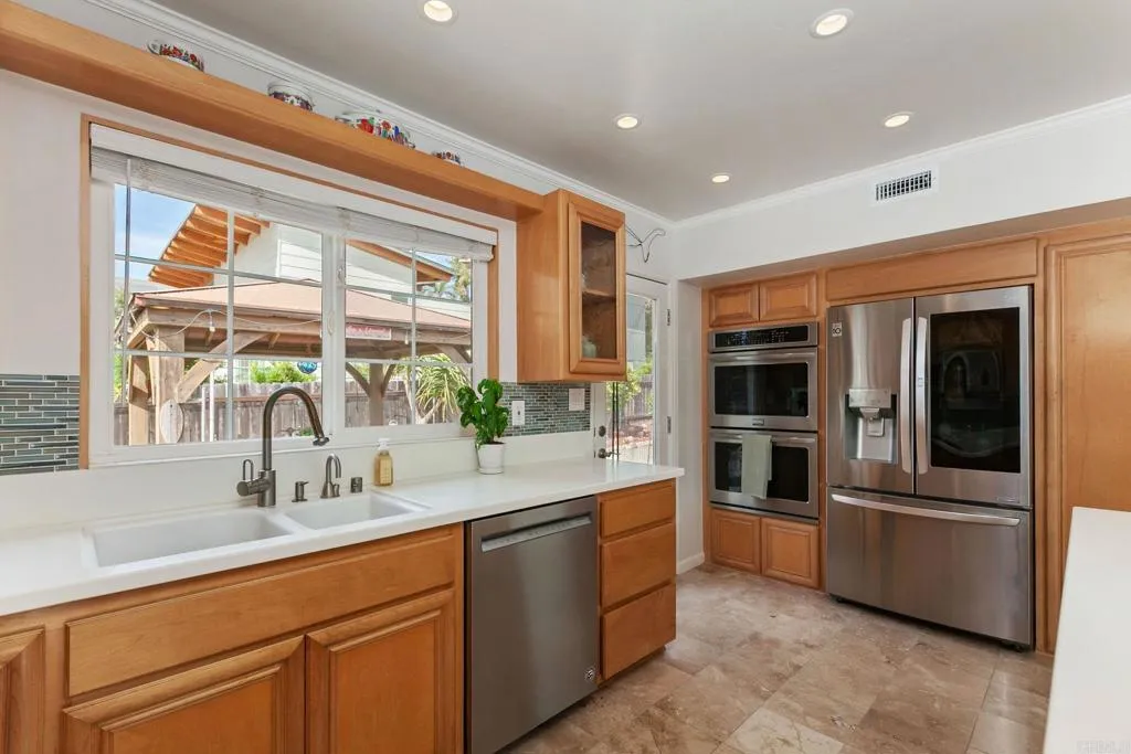 https://cdn.realtyfeed.com/cdn/127/306524865/04092cba92dcb5465e9bd20de2560523.webp